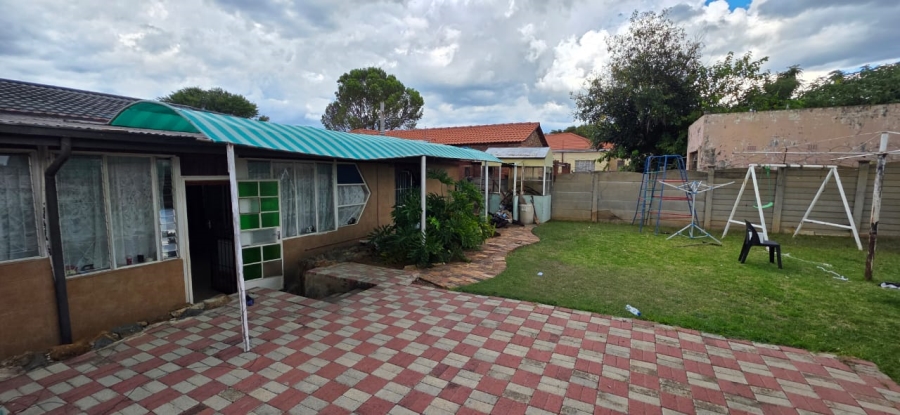 5 Bedroom Property for Sale in Elandia North West